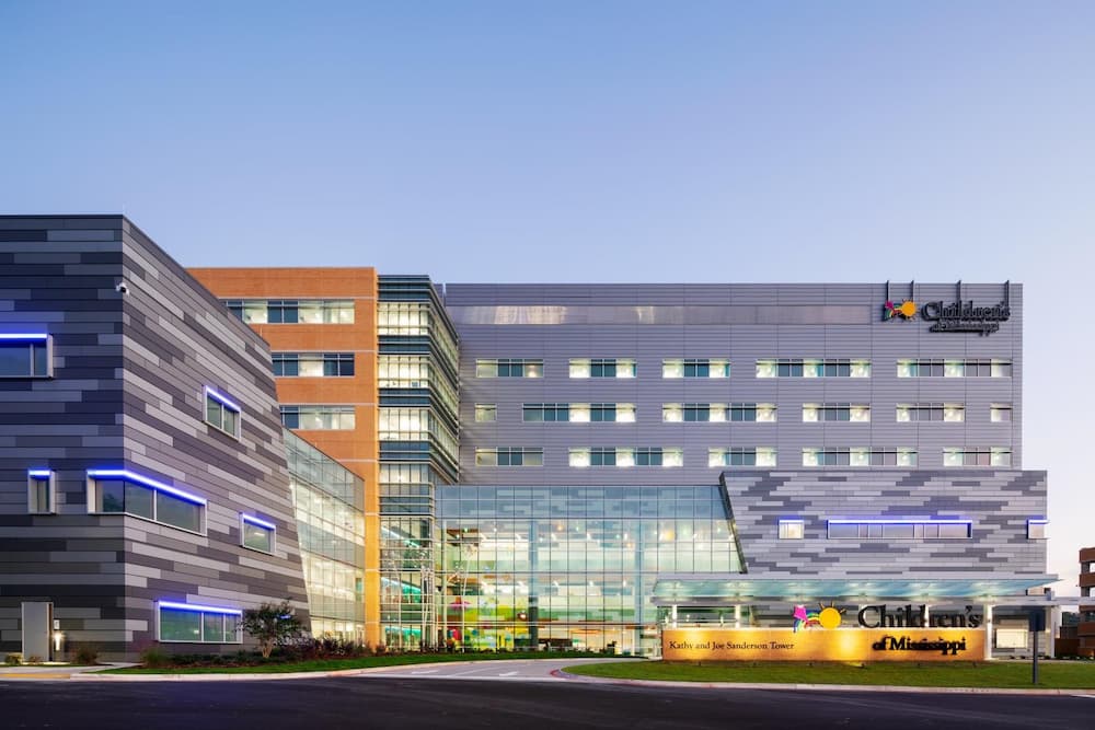 Sanderson Tower at Children's of Mississippi. Photo courtesy of HDR © 2020 Dan Schwalm